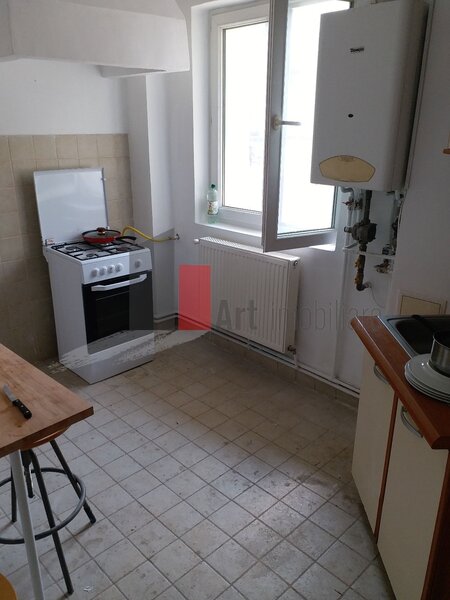 Crangasi Oportunitate Unica! Vila Spatioasa langa Podul Grant, Ideala pentru Birouri